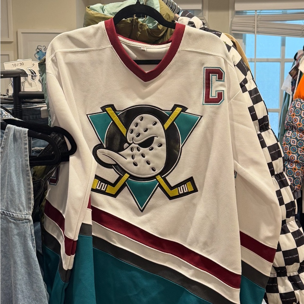 Ducks jersey 
Conway 

Never worn! Like new